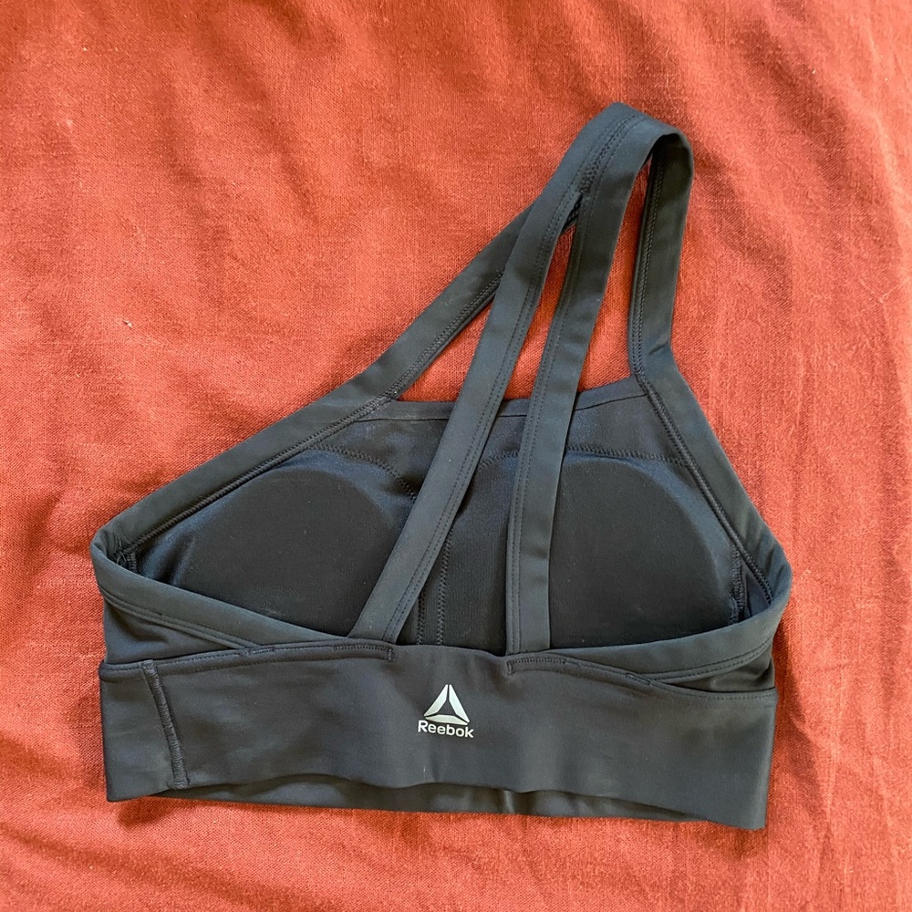 One shoulder sports bra
